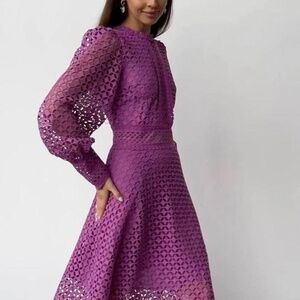 Solid Lace Lantern Sleeve Midi Dress